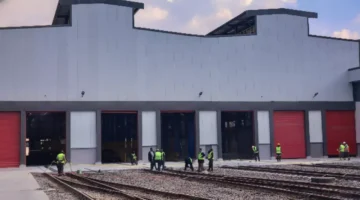 كارثة قطار القليوبية تسفر عن تحطم منازل وانفلات حاويات يهدد سكان المنطقة 1